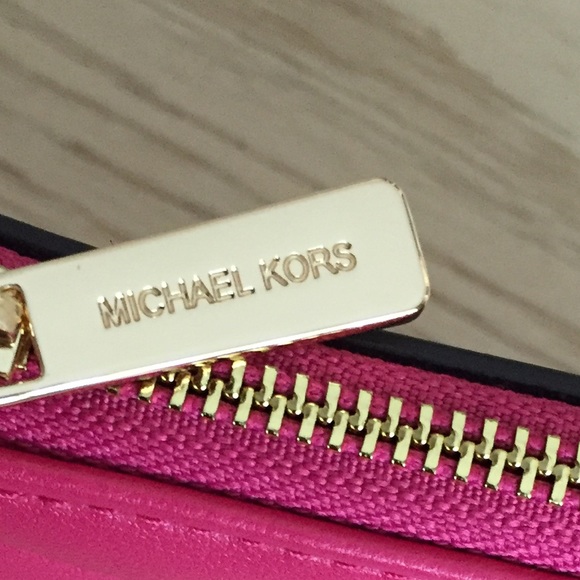 Michael Kors Electric Pink ID, Coinpouch - Picture 4 of 9